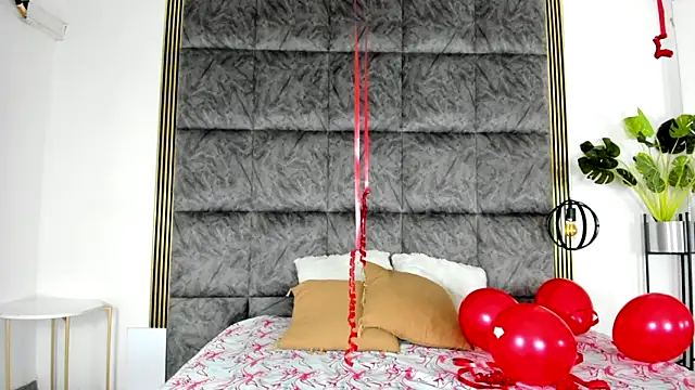 LaurenRodriiguez online show from February 14, 12:47 pm