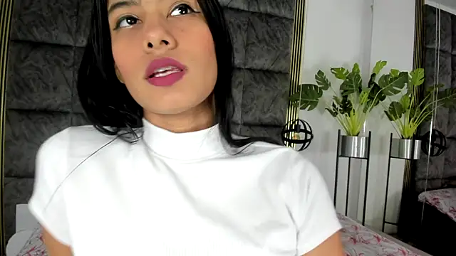 LaurenRodriiguez online show from March 6, 12:41 pm