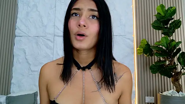 Snapshot of LaurenRodriiguez chatting on June 27, 12:44 pm LaurenRodriiguez online show from June 27, 12:44 pm