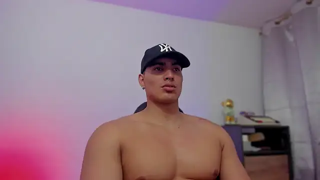 JamesGraay online show from March 4, 2:06 am