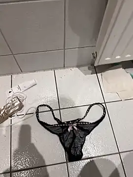 Snapshot of Michaela1222 chatting on February 8, 7:06 pm Michaela1222 online show from February 8, 7:06 pm