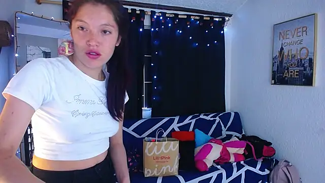 Snapshot of Sian__1 chatting on February 10, 1:22 pm Sian 1 online show from February 10, 1:22 pm