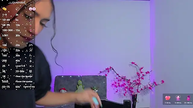 Snapshot of CamilaHarperr_ chatting on February 14, 1:57 am CamilaHarperr online show from February 14, 1:57 am