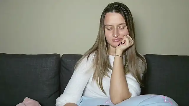 Submissive love online show from March 6, 9:20 pm