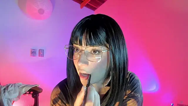 Snapshot of sweeet_peach chatting on February 28, 2:45 am sweeet peach online show from February 28, 2:45 am