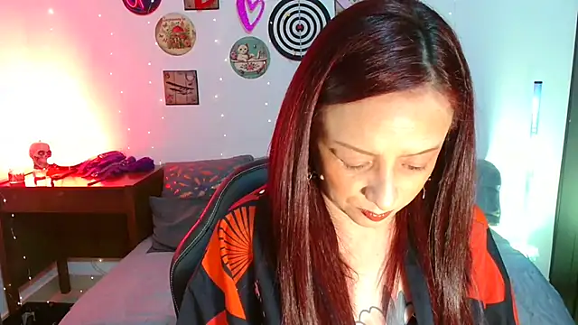 catalinamommyx online show from February 12, 2:06 am