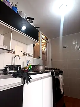 Bonny Klote online show from February 21, 8:05 pm