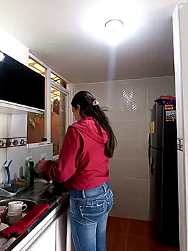 Bonny Klote online show from March 18, 4:04 pm