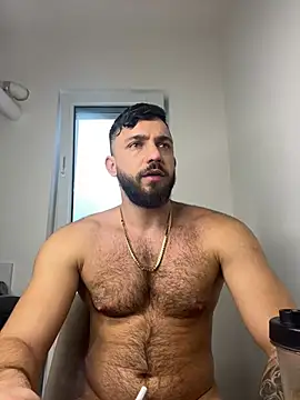 Snapshot of LoveIsBlind_ chatting on December 10, 8:19 am LoveIsBlind  online show from December 10, 8:19 am