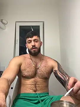 Snapshot of LoveIsBlind_ chatting on December 19, 8:55 pm LoveIsBlind  online show from December 19, 8:55 pm