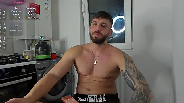 Snapshot of LoveIsBlind_ chatting on April 6, 7:04 pm LoveIsBlind online show from April 6, 7:04 pm