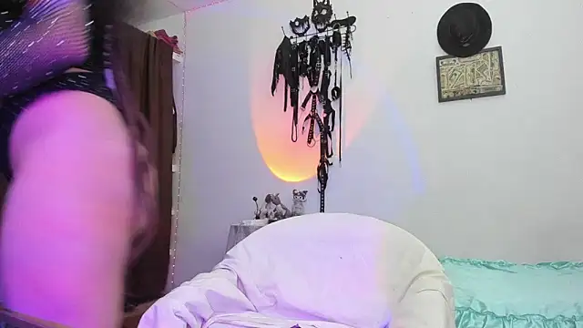 MIAUTENA online show from April 11, 10:25 pm