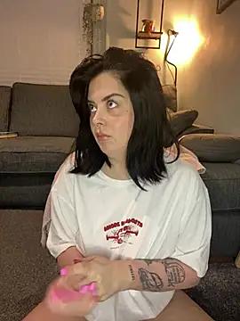 Snapshot of NaomiSquirts chatting on February 1, 9:51 pm NaomiSquirts online show from February 1, 9:51 pm