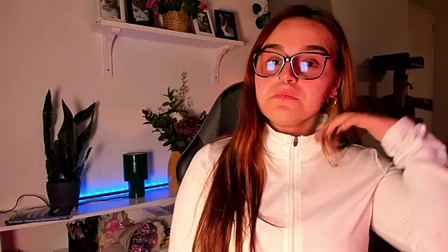 evy orange1 online show from March 12, 12:06 am