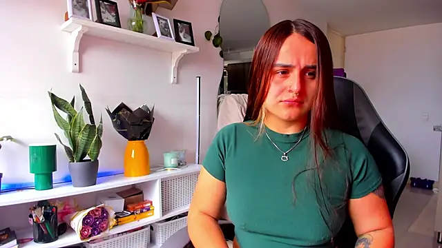 evy orange1 online show from April 6, 3:24 pm