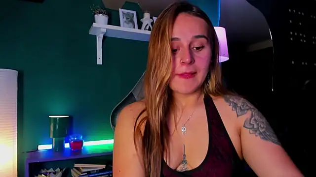 Snapshot of evy_orange1 chatting on June 13, 3:48 am evy orange1 online show from June 13, 3:48 am