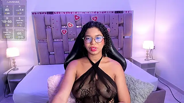 Snapshot of MilaHall_ chatting on January 27, 3:37 am MilaHall online show from January 27, 3:37 am