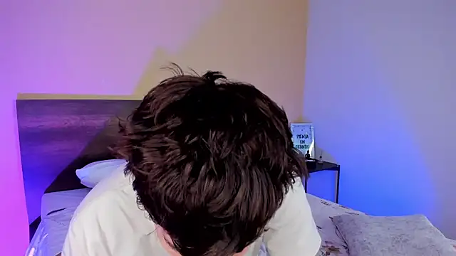 justinbiler online show from January 25, 6:24 pm