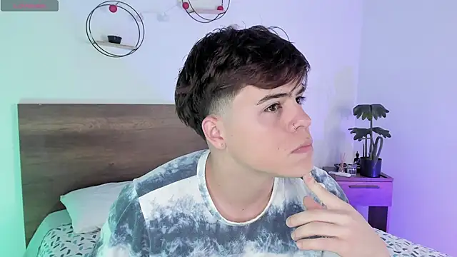 justinbiler online show from March 20, 12:32 pm