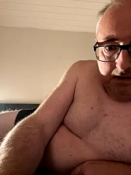 Snapshot of Ronaldo50_DK chatting on November 19, 4:51 pm Ronaldo50 DK online show from November 19, 4:51 pm