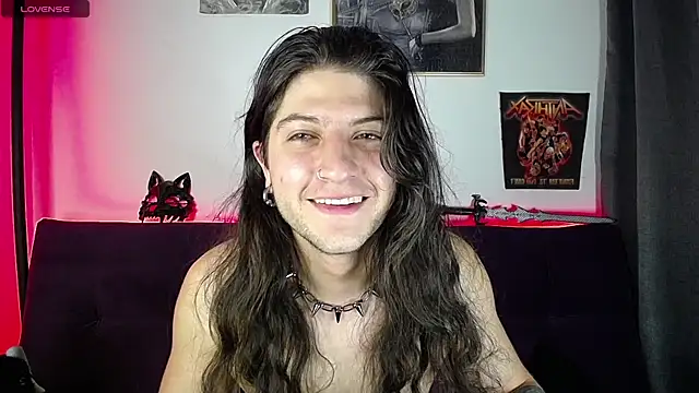Snapshot of blckwolf_6 chatting on January 15, 2:17 am blckwolf 6 online show from January 15, 2:17 am