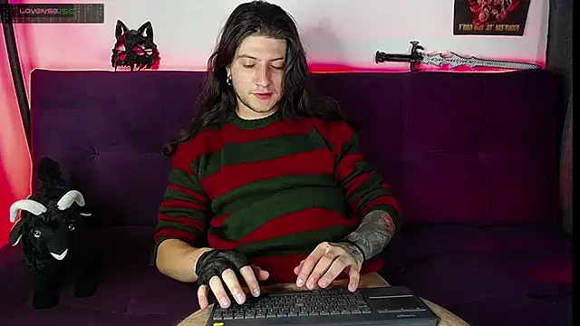 Snapshot of blckwolf_6 chatting on January 23, 8:57 am blckwolf 6 online show from January 23, 8:57 am