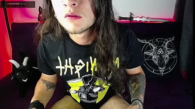 Snapshot of blckwolf_6 chatting on February 13, 2:34 am blckwolf 6 online show from February 13, 2:34 am