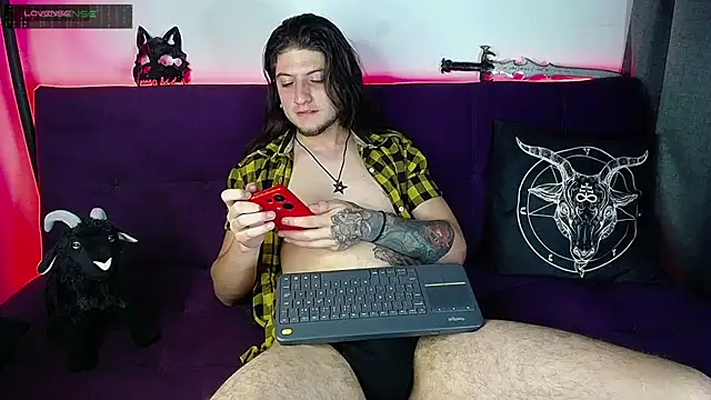 Snapshot of blckwolf_6 chatting on March 4, 12:39 am blckwolf 6 online show from March 4, 12:39 am