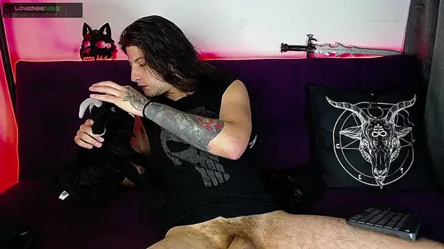 Snapshot of blckwolf_6 chatting on March 10, 8:56 pm blckwolf 6 online show from March 10, 8:56 pm
