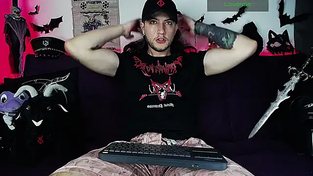 Snapshot of blckwolf_6 chatting on October 20, 7:36 pm blckwolf 6 online show from October 20, 7:36 pm