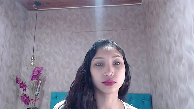 MadelineDoll online show from March 9, 2:21 pm