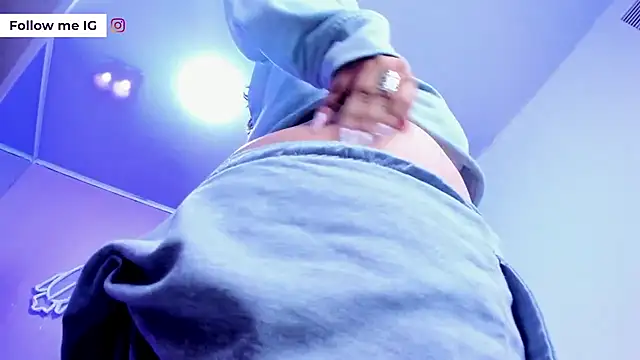 Emma monserrat online show from April 1, 11:11 am