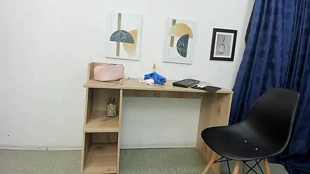 Emma Jnes online show from December 23, 9:18 pm