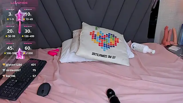 CAMILAGRAY online show from February 15, 3:39 pm