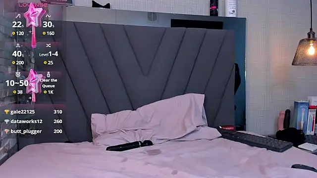 CAMILAGRAY online show from March 20, 3:47 pm