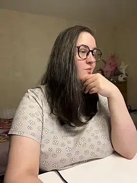 hungry1bunny online show from December 9, 9:26 pm