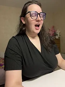 hungry1bunny online show from December 20, 5:29 pm