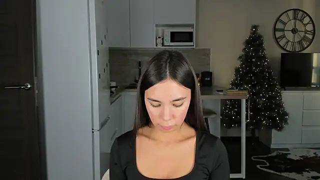 nilliluv online show from December 14, 9:36 am