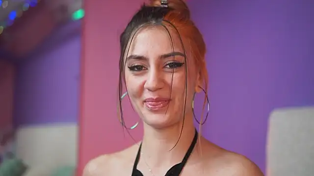 Snapshot of SabrinaHope chatting on November 7, 6:35 am SabrinaHope online show from November 7, 6:35 am