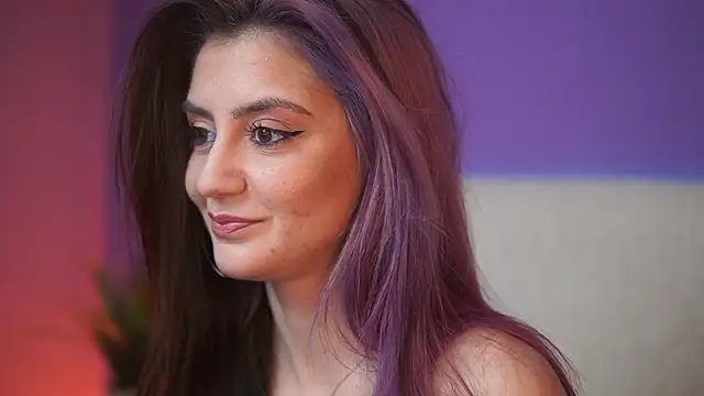 Snapshot of SabrinaHope chatting on December 18, 9:21 pm SabrinaHope online show from December 18, 9:21 pm