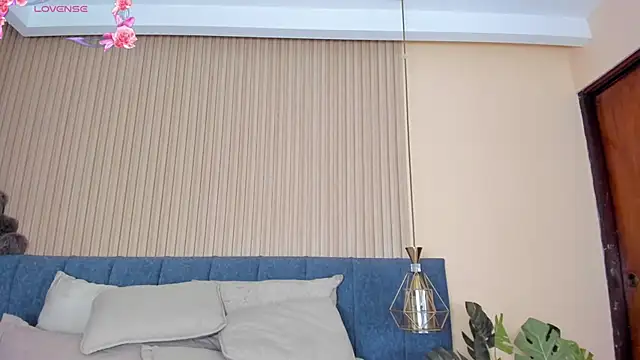 kathecute   online show from February 19, 1:45 am