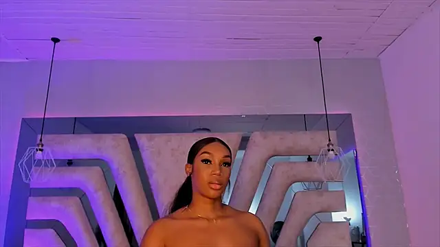 Snapshot of ChaynnaCooper chatting on December 15, 3:13 am ChaynnaCooper online show from December 15, 3:13 am
