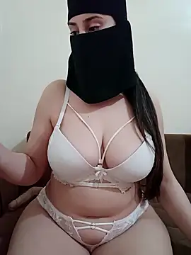 Snapshot of Arabic-Rose chatting on April 11, 11:03 am Arabic-Rose online show from April 11, 11:03 am