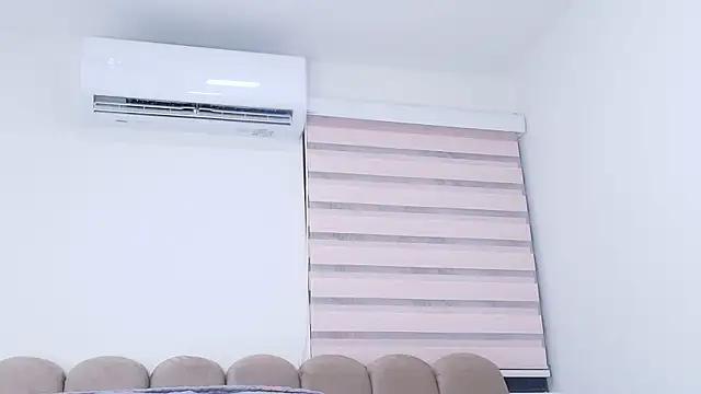 nicol f online show from December 18, 3:01 am