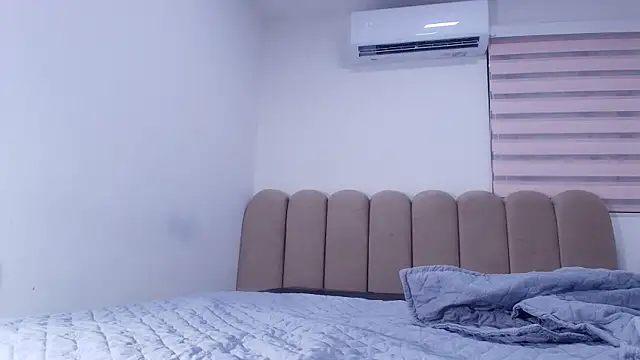 nicol f online show from April 17, 3:09 am