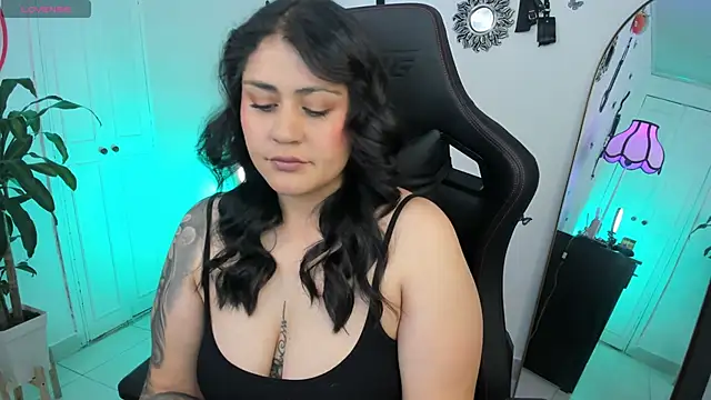 Snapshot of GretaX-X chatting on September 30, 12:04 am GretaX-X online show from September 30, 12:04 am