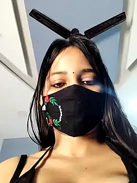 Snapshot of Varnika_aarora chatting on December 27, 8:13 am Varnika aarora online show from December 27, 8:13 am