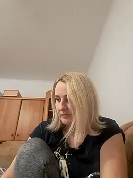 Malichkaanna30 online show from December 18, 3:33 pm