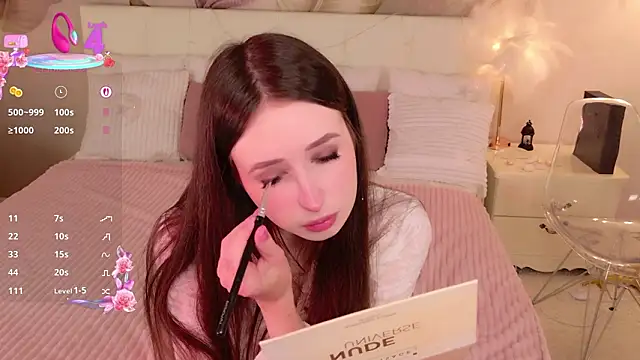 AliceLiddelle online show from February 1, 4:49 pm