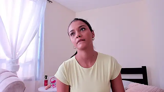 evely coelloo online show from January 7, 8:21 pm